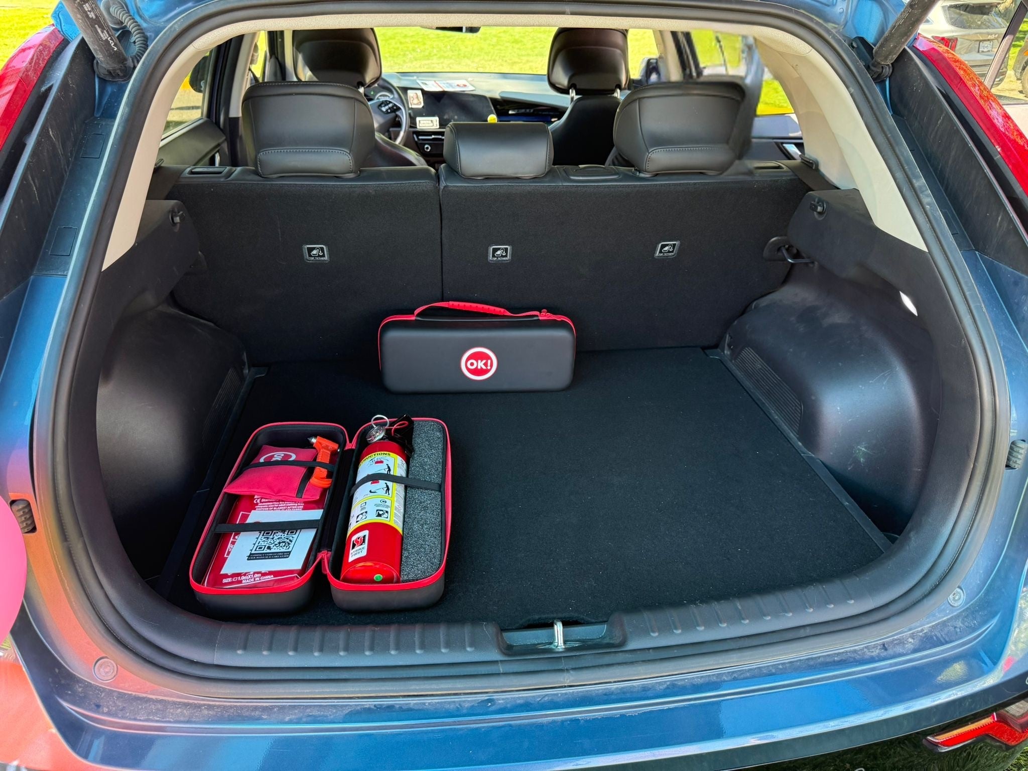 Vehicle Fire Extinguisher Kit - No-Drill Mounted Car Extinguisher and Fire Blanket Kit